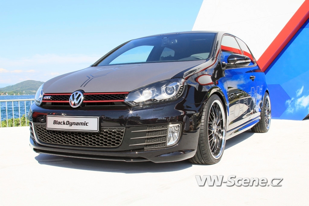 VW Golf GTI Black Dynamic