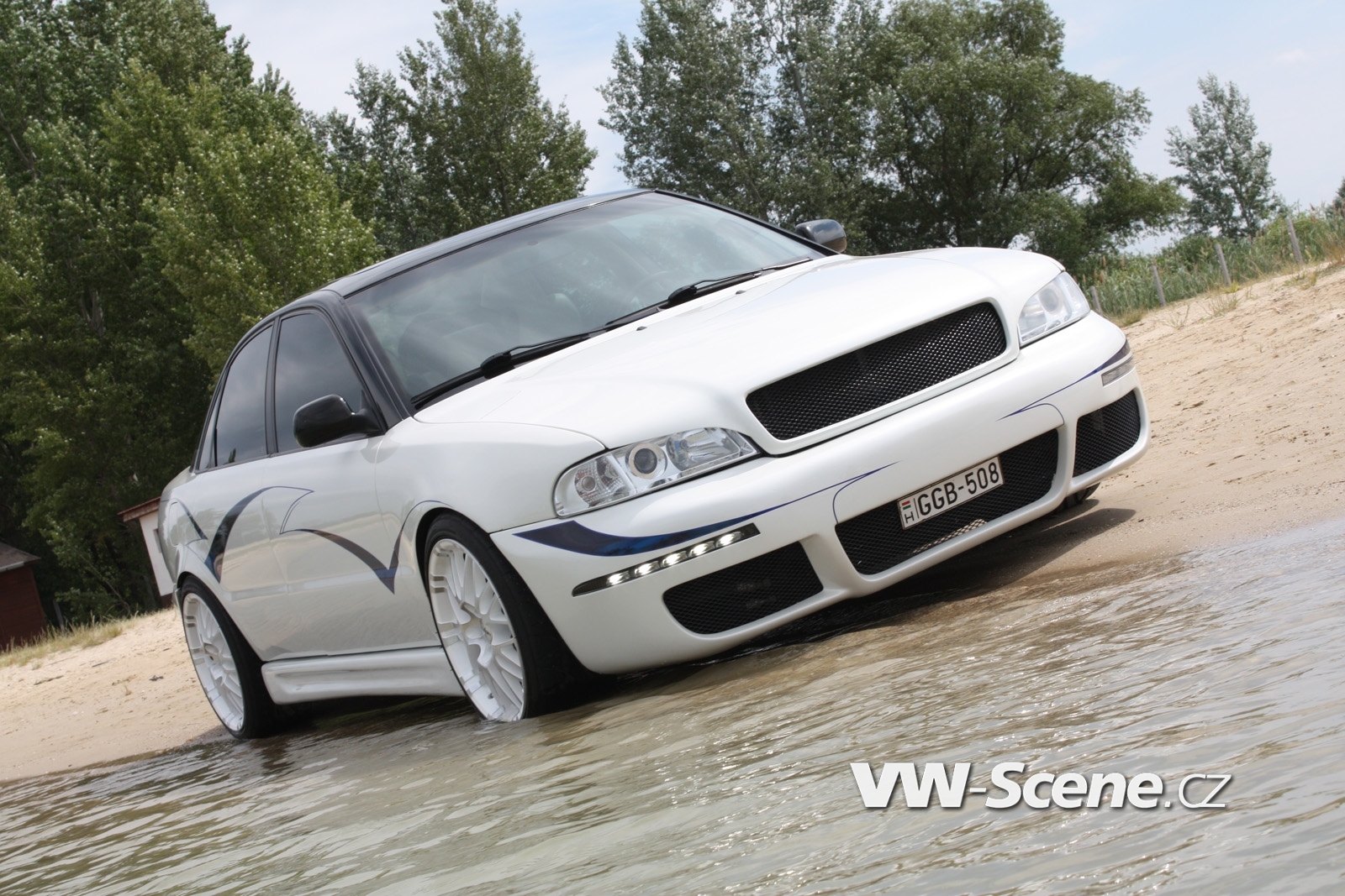 Attilova bílá Audina