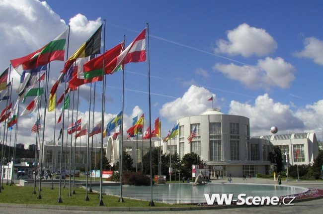 Brněnský Autosalon začne noční show, ta bude zadarmo