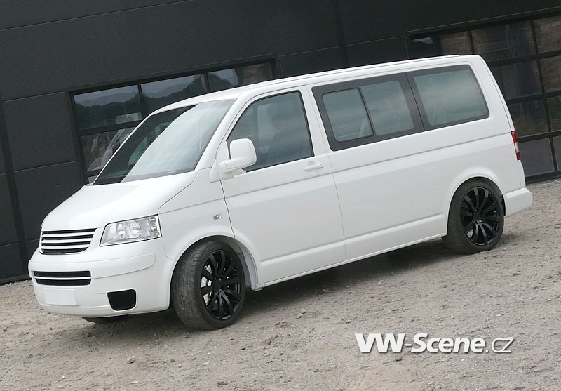Volkswagen T5 van a 558 koní pod kapotou