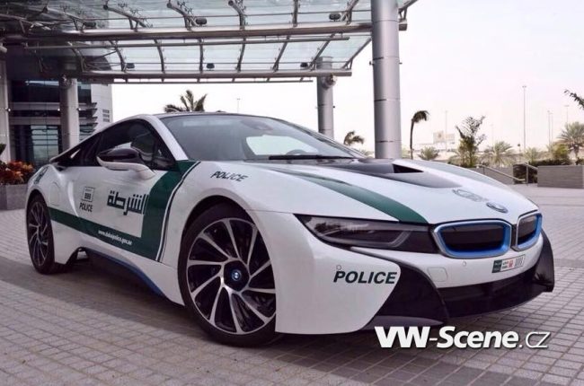 BMW i8 ve službách policie
