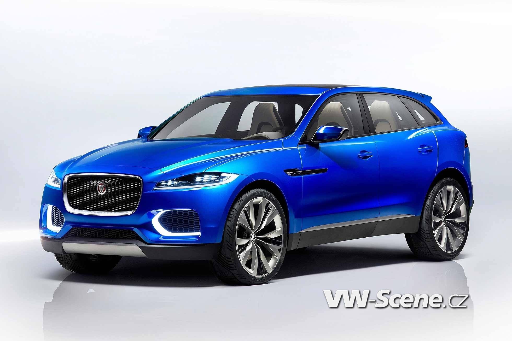 Premiéra F-Pace se blíží