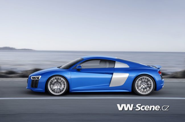 Nové Audi R8 přijíždí na start
