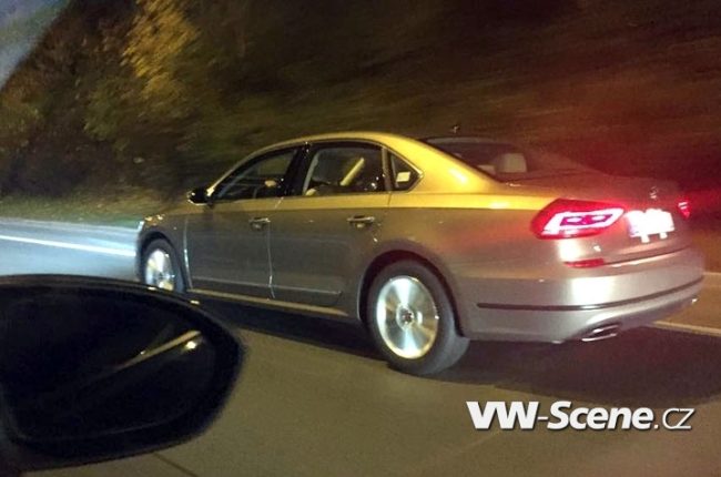 Tajemný Volkswagen se proháněl Prahou