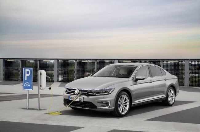 Volkswagen Passat GTE přináší na české silnice mobilitu budoucnosti
