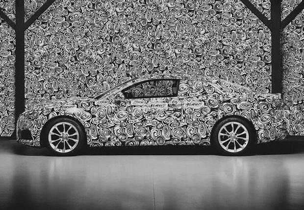 Nové Audi A5 se začíná odhalovat