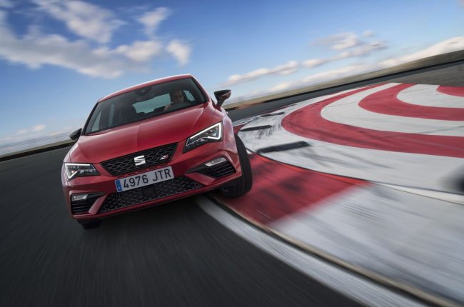 SEAT Leon CUPRA – 300 koní