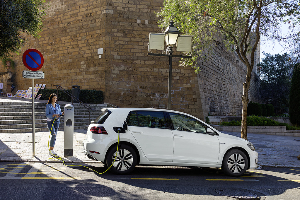 Volkswagen e-Golf k vidění v showroomu Alza.cz
