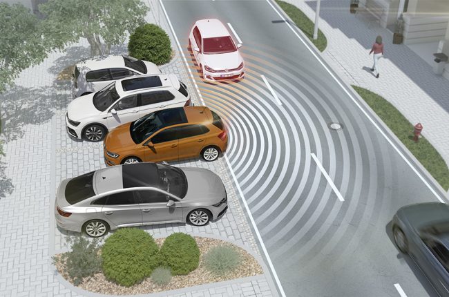 Prevence nehod díky asistentu vyparkování a sledování mrtvého úhlu