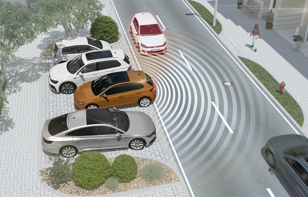 Prevence nehod díky asistentu vyparkování a sledování mrtvého úhlu