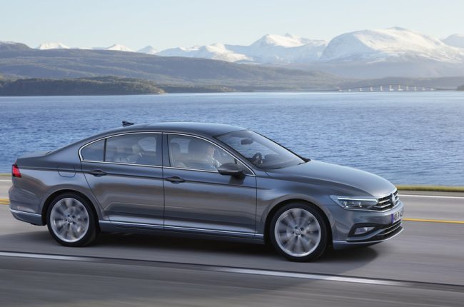 Nový VW Passat je první Volkswagen s funkcí částečně autonomní jízdy cestovní rychlostí