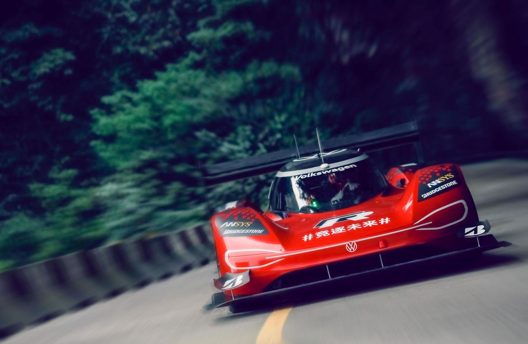 Volkswagen ID.R stanovil první rekord na hoře Tianmen