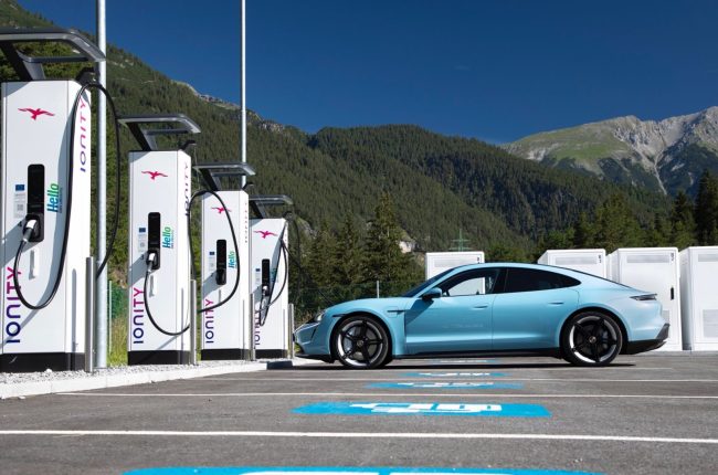 PORSCHE akceleruje elektromobilitu