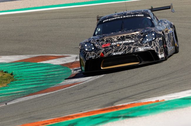 Porsche 718 Cayman GT4 ePerformance prozrazuje potenciál Mission R