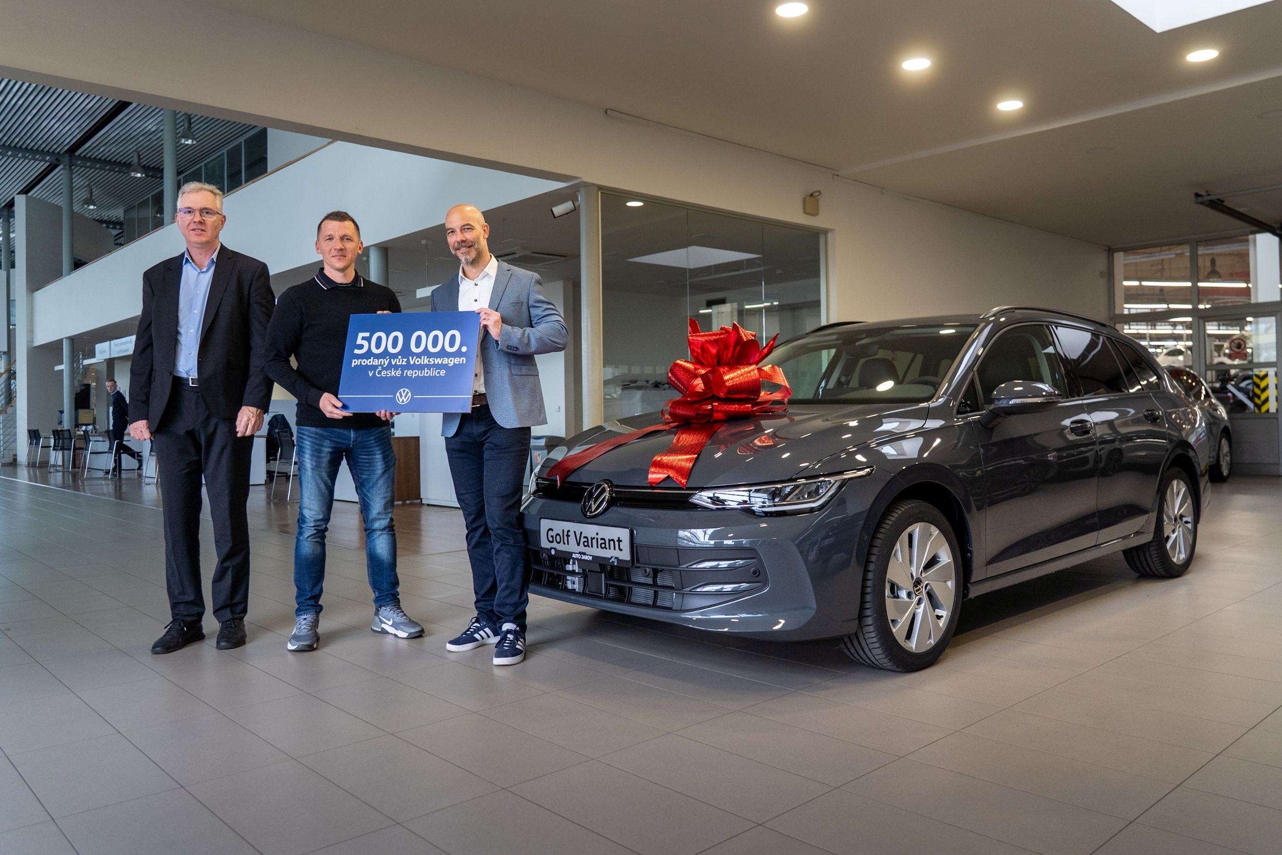 Volkswagen slaví půl milionu prodaných automobilů na českém trhu