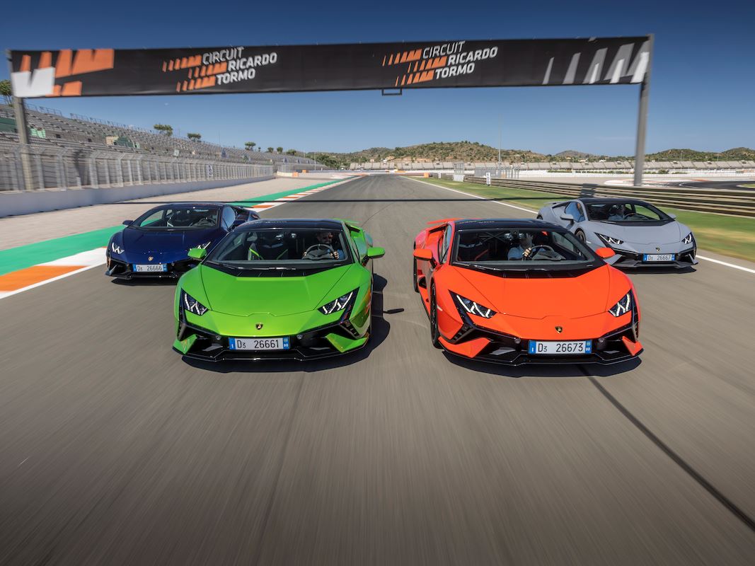 Lamborghini v roce 2025: Rekordní prodeje a hybridní revoluce, která funguje