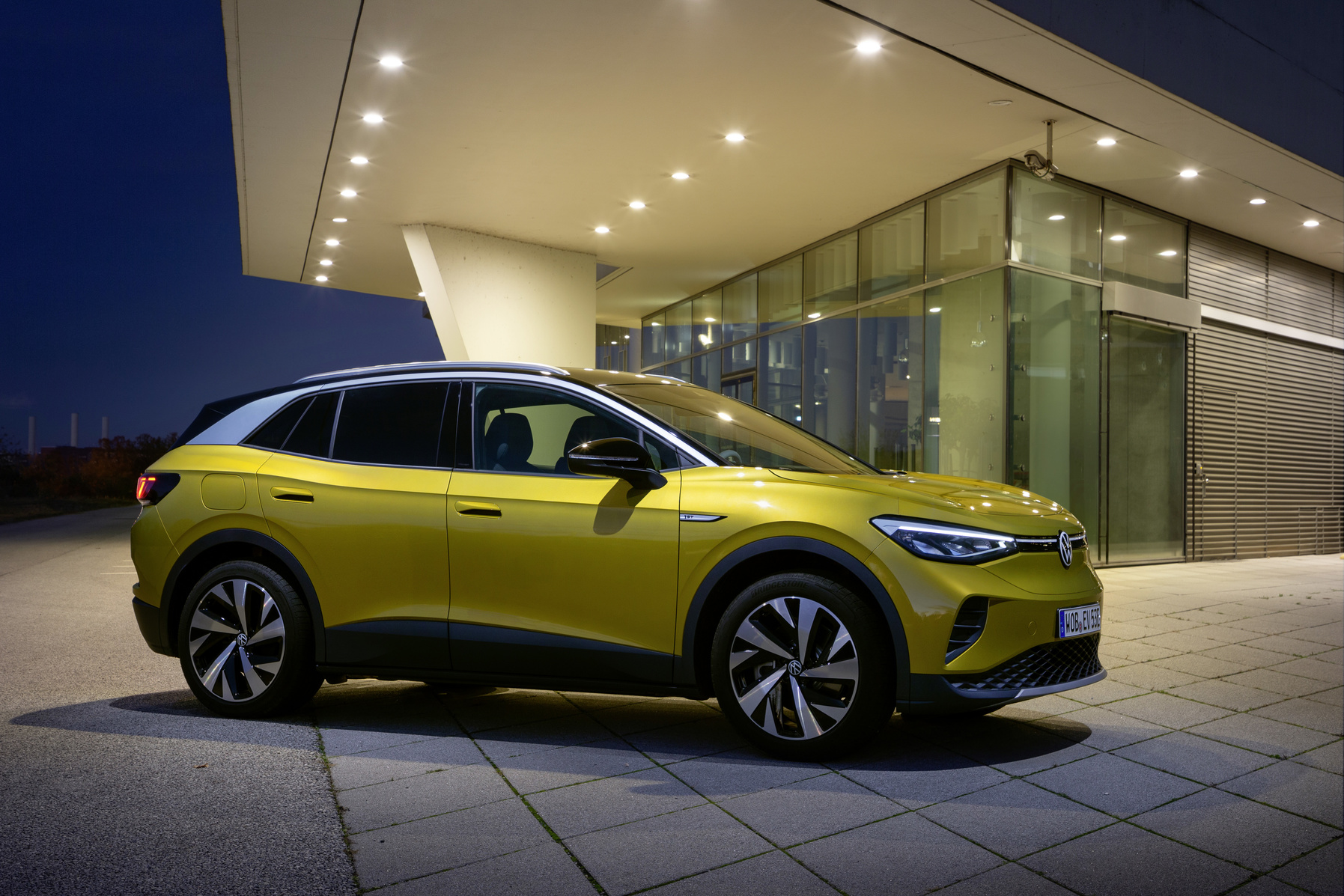 Škoda Elroq vs. VW ID.4: Které elektrické SUV se vyplatí víc?